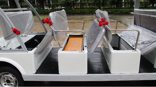 用鋰電池的觀光車(chē)的價(jià)格為什么高那么多？