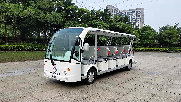 電動(dòng)觀光車成為大學(xué)校園風(fēng)景線