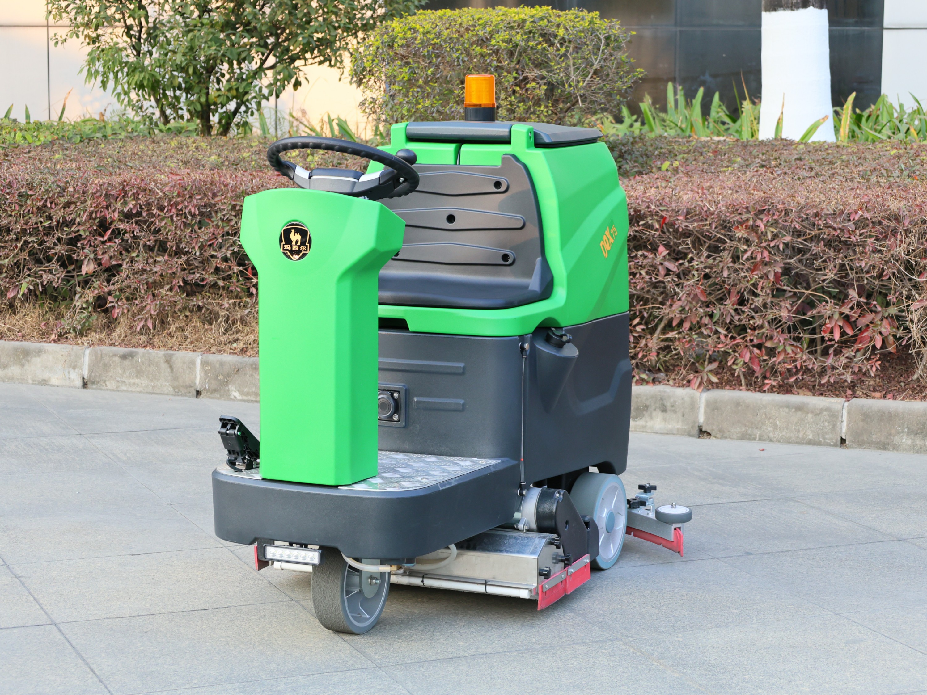 駕駛式洗地機(jī)DQX75
